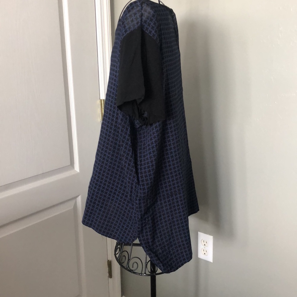 Old Navy High-Low T-Shirt Style Blouse - Picture 6 of 9